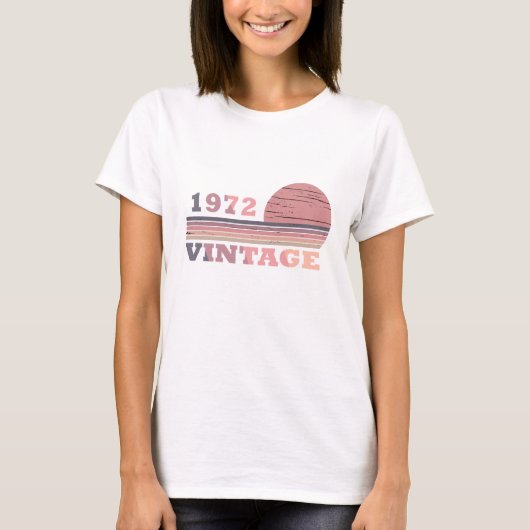 1972生まれ年のヴィンテージ誕生日ギフト Tシャツ (正面)