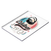 1973年のヘッドフォン以降のヴィンテージ ノートブック (左側)