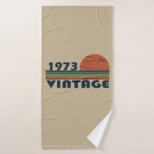1973生まれ年のヴィンテージ誕生日ギフト バスタオル (バスタオル)