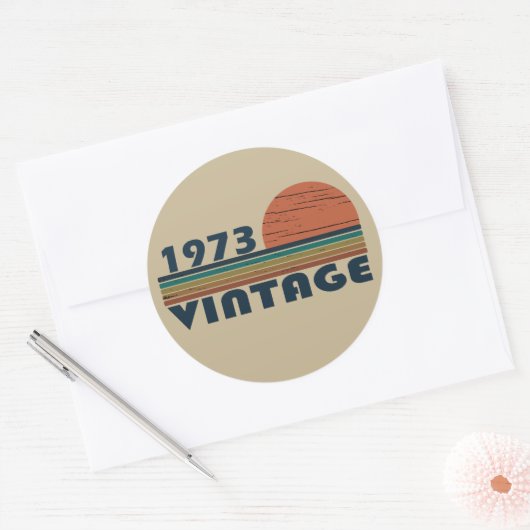 1973生まれ年のヴィンテージ誕生日ギフト ラウンドシール (封筒)