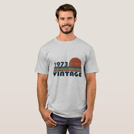 1973生まれ年のヴィンテージ誕生日ギフト Tシャツ (正面フル)