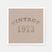 1973生まれ年のヴィンテージ スタンダードカクテルナプキン (正面)
