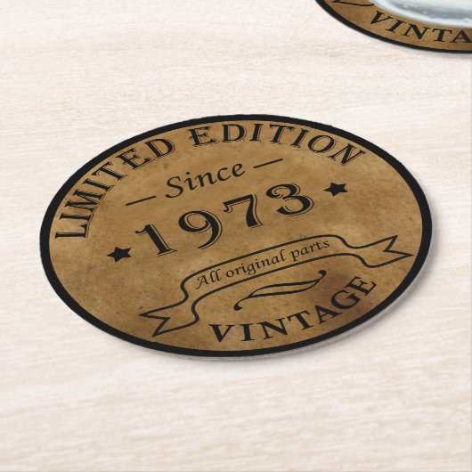 1973生まれ年のヴィンテージ ラウンドペーパーコースター (アングル)