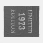 1973生まれ年生誕限定版 フリースブランケット (正面(横))