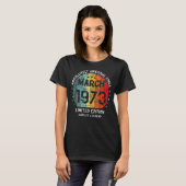 1973素晴らし年3月以来の完全に男の女性バット Tシャツ (正面フル)