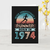 1974年生まれのランナー 50歳の誕生日プレゼント ランニングパパ カード (黄色い花)