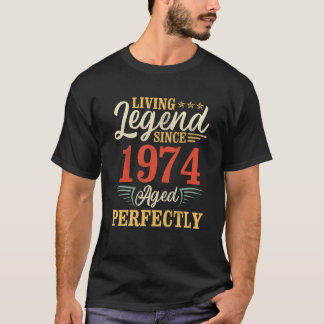 1974年生まれの生きる伝説 完熟50歳 M Tシャツ