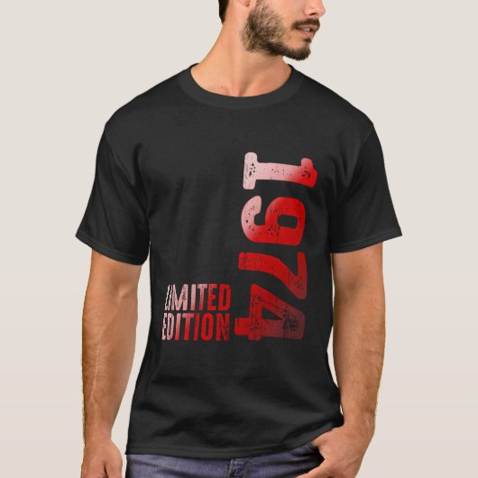 1974年1974年以来の伝説的な年1974誕生ヴィンテージ Tシャツ (正面)