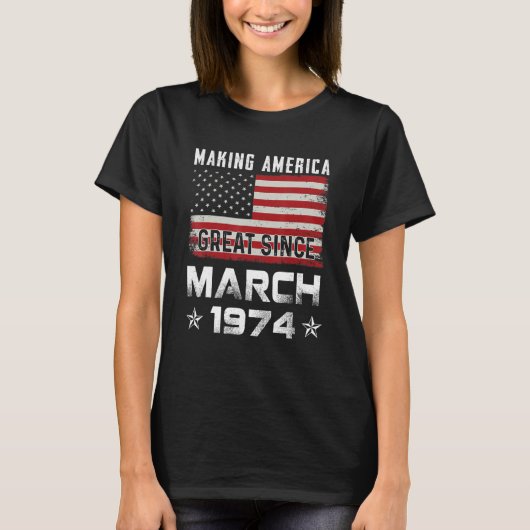 1974年3月から素晴らしアメリカを生むメンズ Tシャツ (正面)