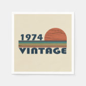 1974生まれ年のヴィンテージ スタンダードカクテルナプキン (正面)