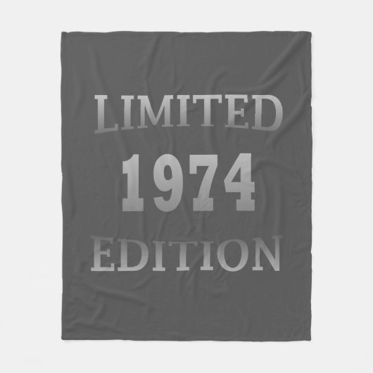 1974生まれ年の誕生日ギフト フリースブランケット (正面)