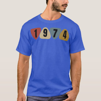 1974生まれ年ギタリストギターピック音楽誕生日 Tシャツ