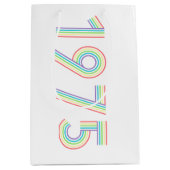 1975レトロヴィンテージレインボー数字50誕生日 ミディアムペーパーバッグ (正面)