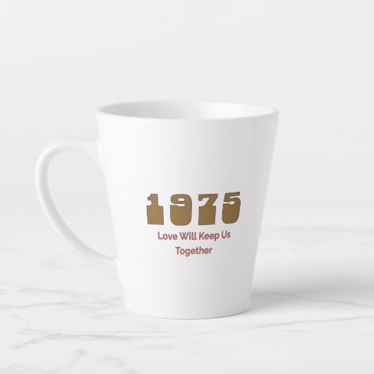 1975年の年間トップソング カフェラテマグ (左)