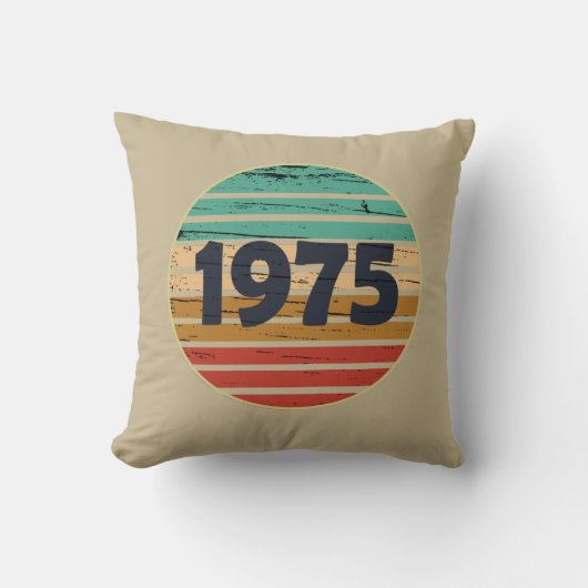 1975年生まれのヴィンテージ誕生日ギフト クッション (正面)