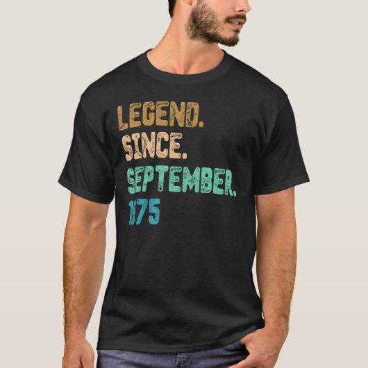 1975年9月以来の古い伝説の誕生日V Tシャツ (正面)