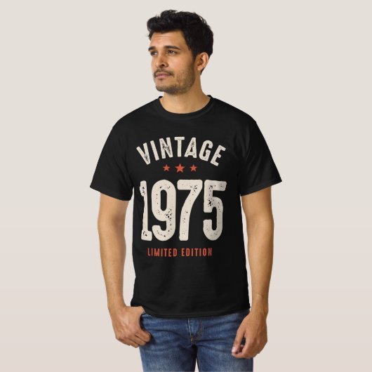 1975生まれ年のヴィンテージ – 第47回誕生日レトロクラシック Tシャツ (正面フル)