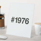 1976ハッシュタグ49年誕生日記念日 台座サイン (インサイチュ)