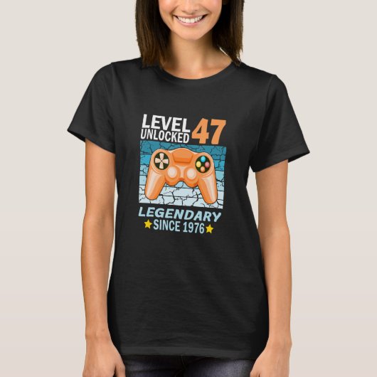 1976年47歳生まれ誕生日ゲーマー2 Tシャツ (正面)