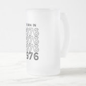 1976生まれ年に曇りマグカップ フロストグラスビールジョッキ (正面右)