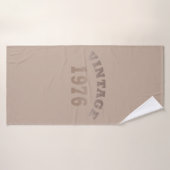 1976生まれ年のヴィンテージ誕生日 バスタオル (バスタオル)