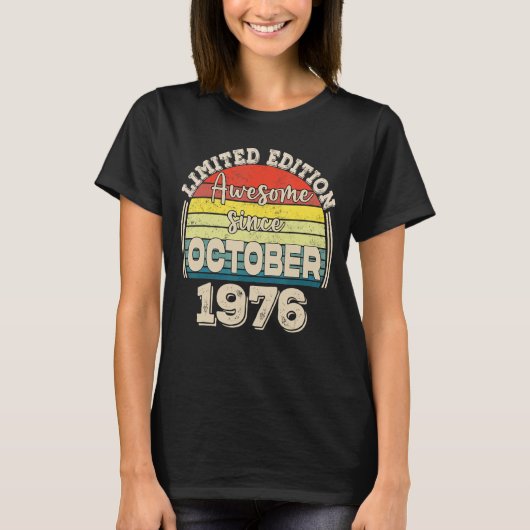 1976素晴らし年10月から10生まれ月のパパママ Tシャツ (正面)