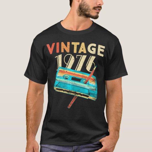 1976音楽カセット48誕生日48歳 Tシャツ (正面)