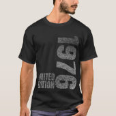 1976 Born birthday present Tシャツ (正面)