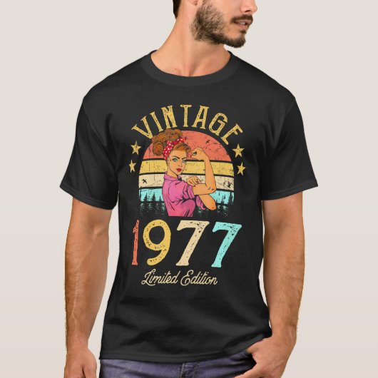 1977年1977年製45誕生日女性45歳 Tシャツ (正面)