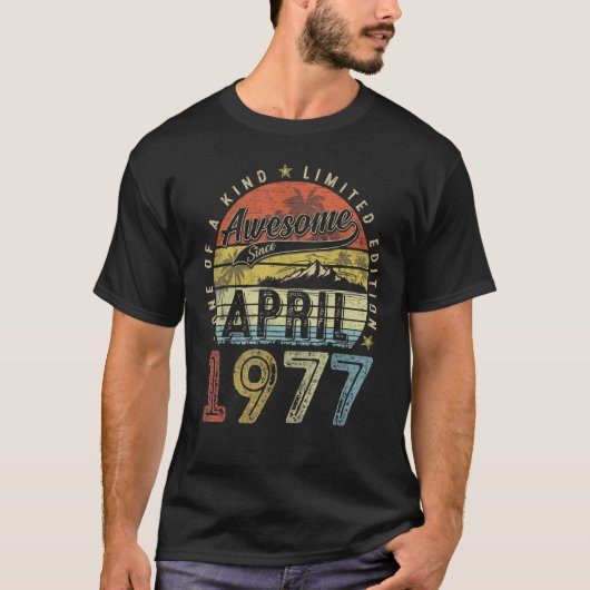 1977年4素晴らし月以来46番目の誕生日46歳 Tシャツ (正面)