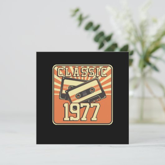 1977年43誕生日男性へギフト生まれと女性 招待状 (スタンド正面)