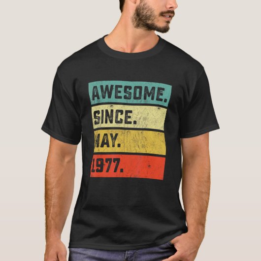 1977年5素晴らし月45日誕生日45歳 Tシャツ (正面)