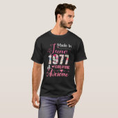 1977年6月に生まれた44年素晴らし間 Tシャツ (正面フル)