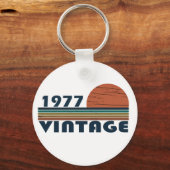 1977生まれ年のヴィンテージ誕生日ギフト キーホルダー (正面)