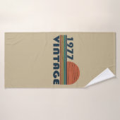 1977生まれ年のヴィンテージ誕生日ギフト バスタオル (バスタオル)