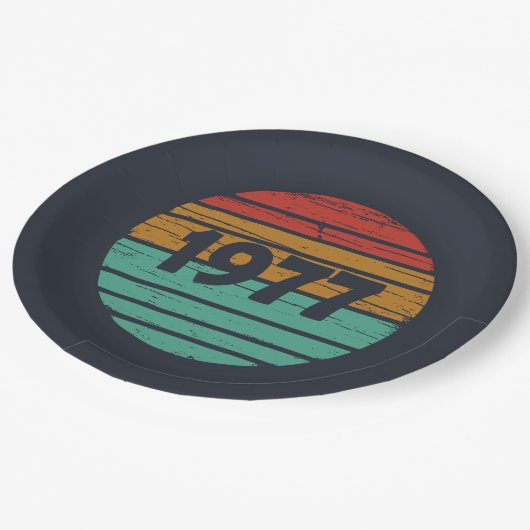 1977生まれ年のヴィンテージ誕生日ギフト ペーパープレート (アングル)