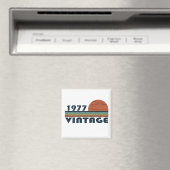 1977生まれ年のヴィンテージ誕生日ギフト マグネット (インサイチュ (食洗機))