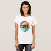1977生まれ年のヴィンテージ誕生日ギフト Tシャツ (正面フル)
