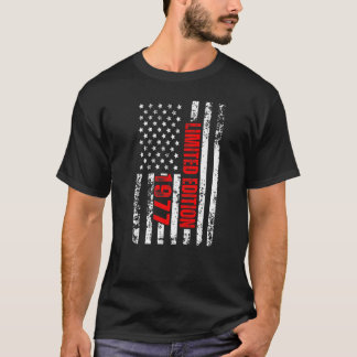 1977生まれ年の愛国的な誕生日 Tシャツ