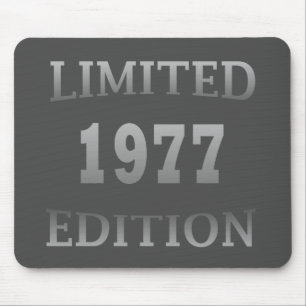 1977生まれ年生誕限定版 マウスパッド