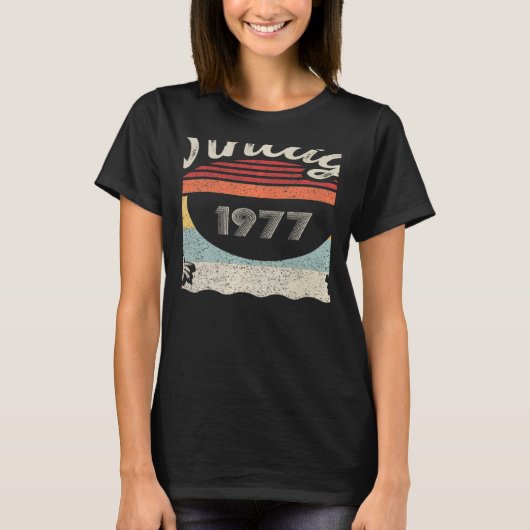 1977生まれ年45誕生日45歳のヴィンテージ Tシャツ (正面)