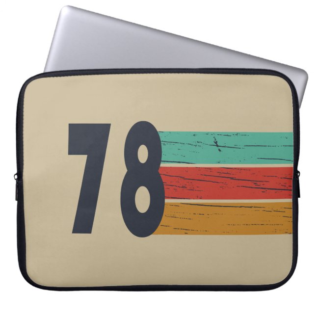 1978生まれ年のヴィンテージ誕生日ギフト ラップトップスリーブ (正面)