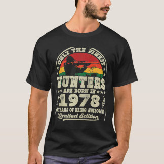 1978素晴らし年の鹿の狩り45位に生まれハンターがいる Tシャツ