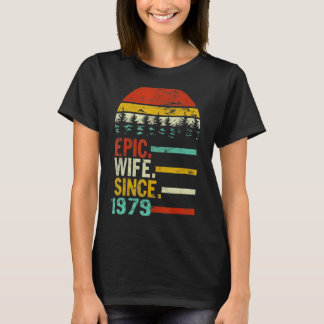 1979年以来の女性叙事詩の妻 Tシャツ