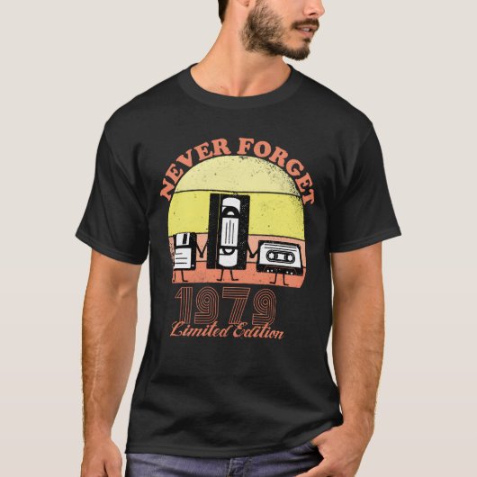 1979年生まれのあなたへ 限定版 ヴィンテージ Tシャツ (正面)
