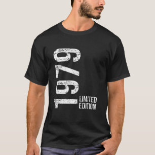 1979年生まれの47歳の誕生日お祝い Tシャツ
