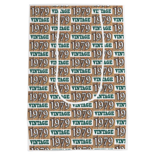 1979年生まれ中抱き枕 ミディアムペーパーバッグ (裏面)