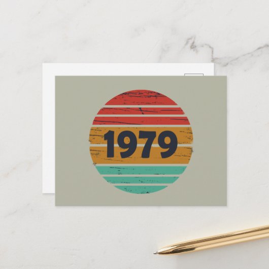 1979生まれ年のヴィンテージ誕生日ギフト シーズンポストカード (正面/裏面インサイチュ)