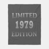 1979生まれ年生誕限定版ギフト フリースブランケット (正面)