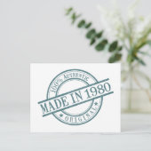 1980年生まれ 丸型ゴム印ロゴ ポストカード (スタンド正面)